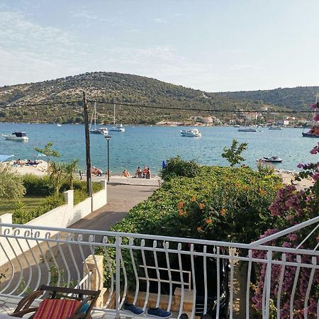 Apartments Srdan Vinišće Εξωτερικό φωτογραφία