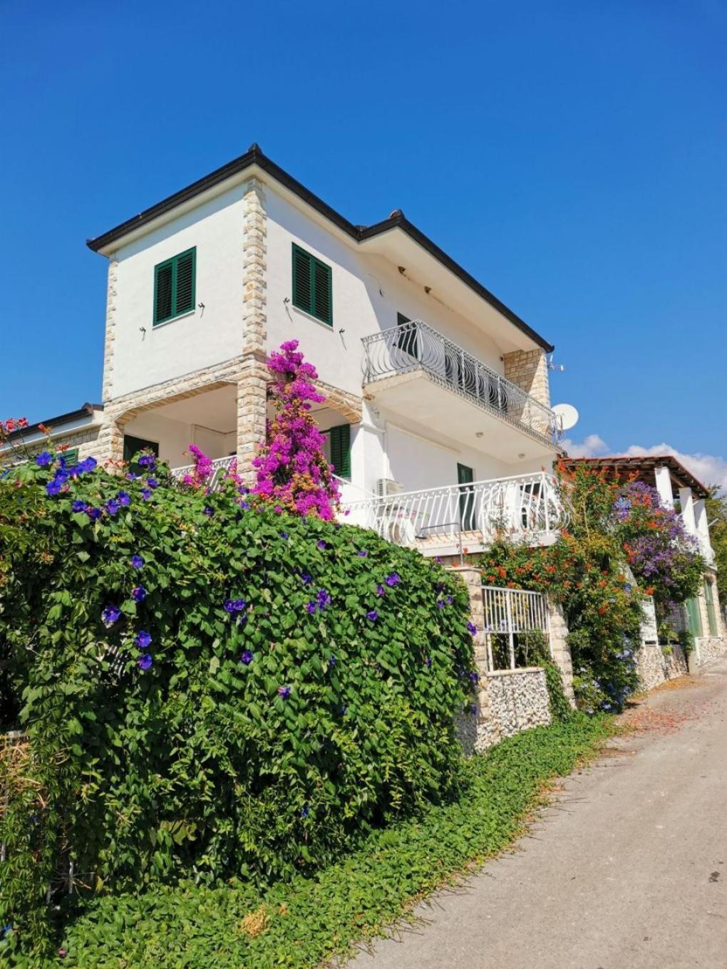 Apartments Srdan Vinišće Εξωτερικό φωτογραφία
