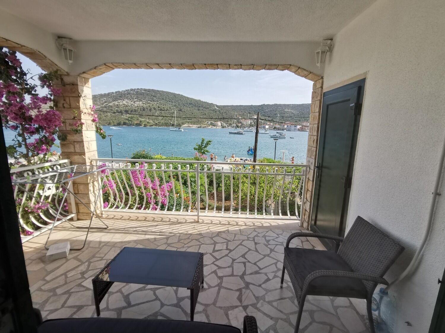 Apartments Srdan Vinišće Εξωτερικό φωτογραφία